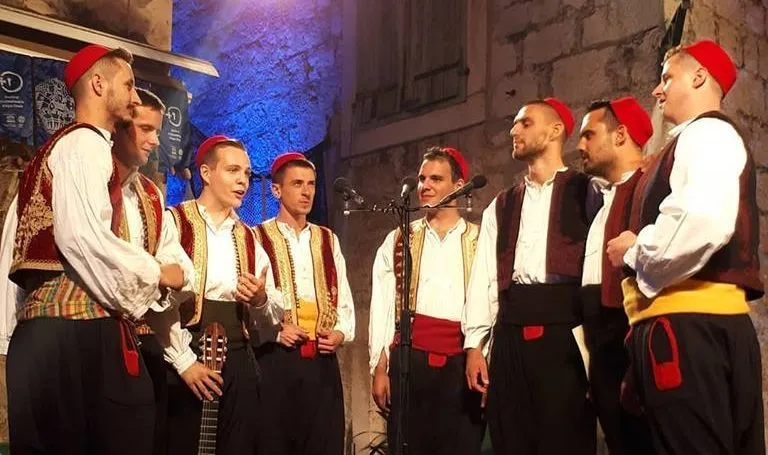 ZLATNI LEUT I BRONČANI ŠTIT NA 52. FDK OMIŠ